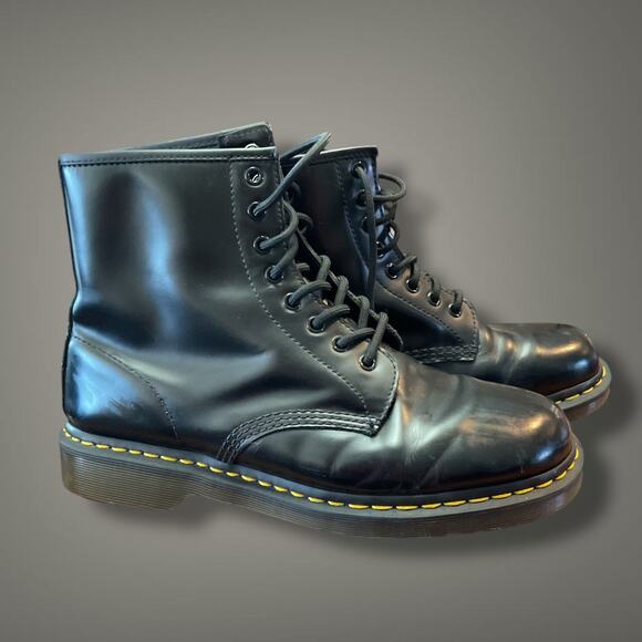 Women's Size 8 DR. MARTENS 11822 Black Leather Combat Boots Excellent Condition - Picture 3 of 13